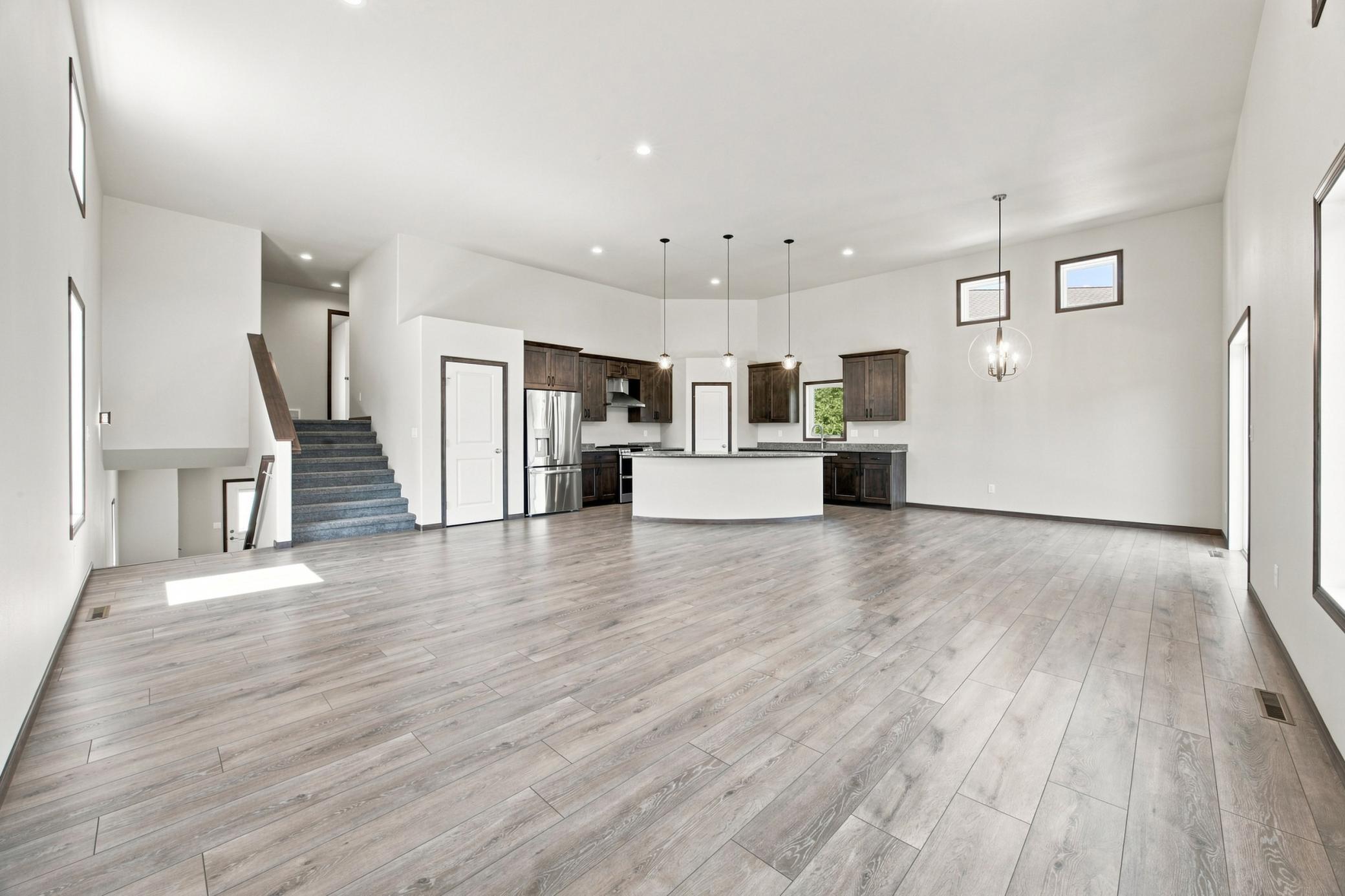 Dining to Kitchen