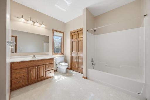 1404 Heritage Avenue NW, Hutchinson, MN 55350