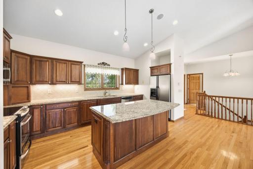 1404 Heritage Avenue NW, Hutchinson, MN 55350