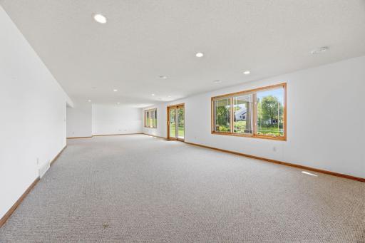 1404 Heritage Avenue NW, Hutchinson, MN 55350