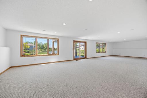1404 Heritage Avenue NW, Hutchinson, MN 55350