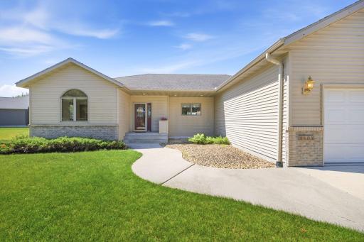 1404 Heritage Avenue NW, Hutchinson, MN 55350