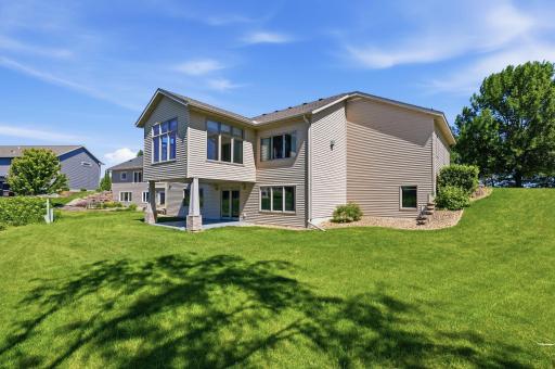 1404 Heritage Avenue NW, Hutchinson, MN 55350