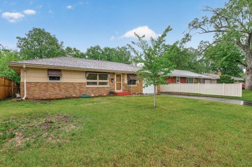 6102 Hampshire Avenue N, Minneapolis, MN 55428