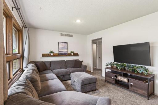 6102 Hampshire Avenue N, Minneapolis, MN 55428