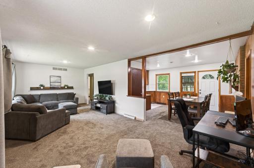 6102 Hampshire Avenue N, Minneapolis, MN 55428