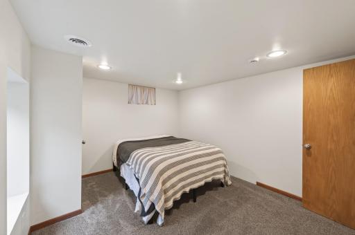 6102 Hampshire Avenue N, Minneapolis, MN 55428