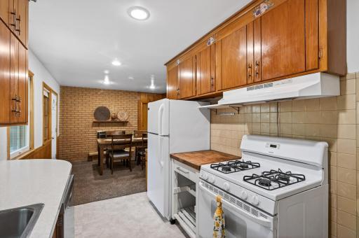 6102 Hampshire Avenue N, Minneapolis, MN 55428
