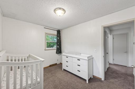 6102 Hampshire Avenue N, Minneapolis, MN 55428