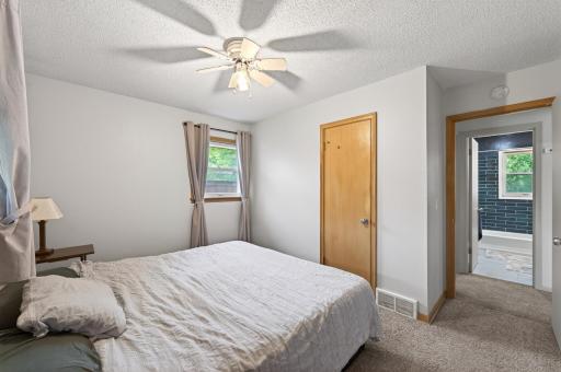 6102 Hampshire Avenue N, Minneapolis, MN 55428