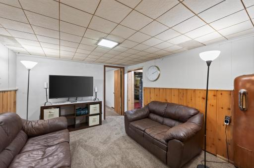 6102 Hampshire Avenue N, Minneapolis, MN 55428