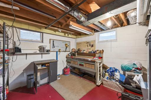 6102 Hampshire Avenue N, Minneapolis, MN 55428