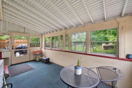 6102 Hampshire Avenue N, Minneapolis, MN 55428