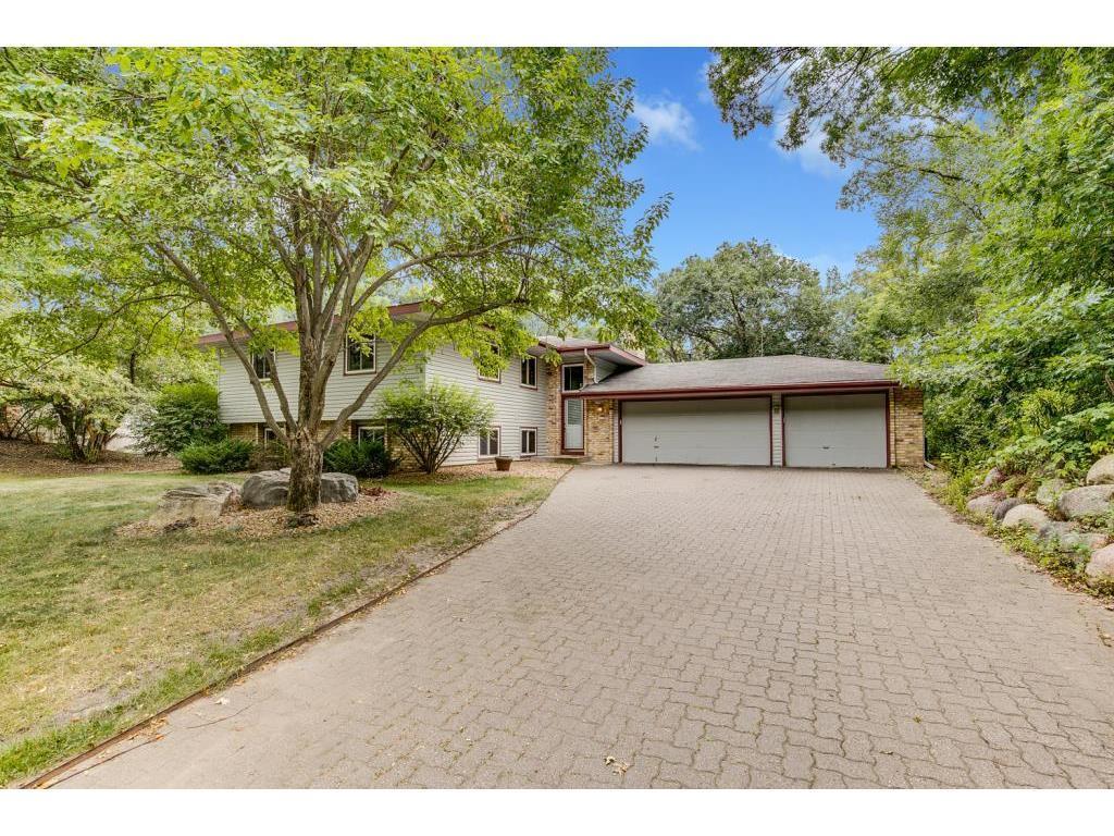 3203 Red Oak Circle S, Burnsville, MN 55337