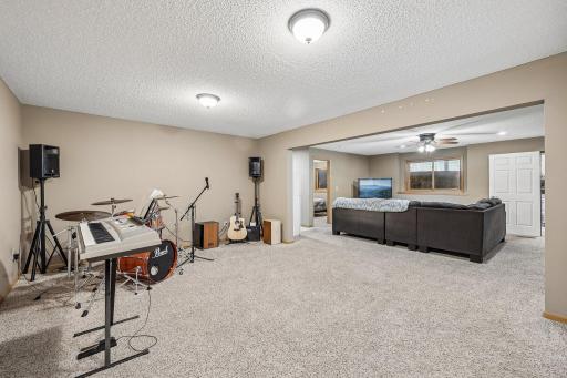 3244 140th Avenue NW, Andover, MN 55304