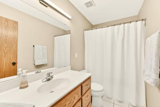 5211 Gemstone Lane NW, Rochester, MN 55901
