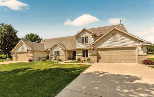 5211 Gemstone Lane NW, Rochester, MN 55901