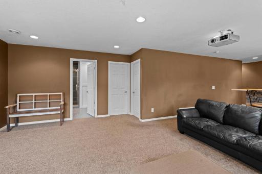 1221 118th Lane NE, Minneapolis, MN 55434