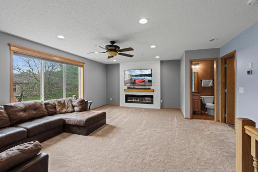 1221 118th Lane NE, Minneapolis, MN 55434