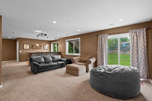 1221 118th Lane NE, Minneapolis, MN 55434