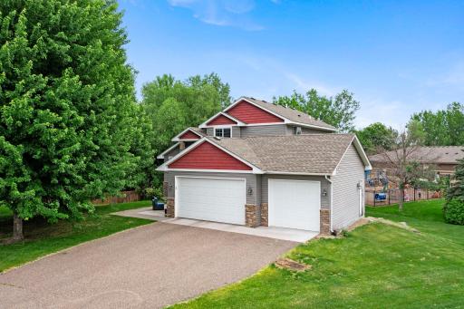 1221 118th Lane NE, Minneapolis, MN 55434