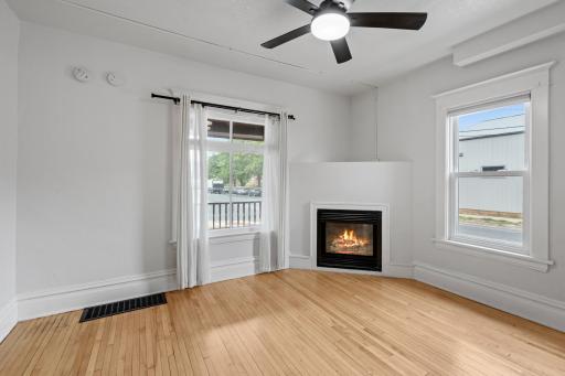 Gas fireplace