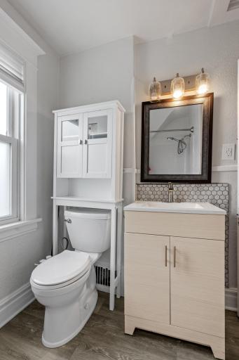 2nd level full bath