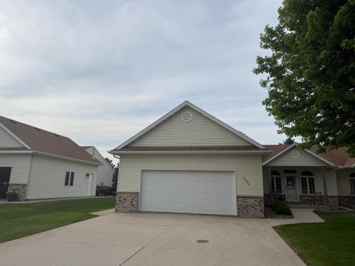 2084 Richway Lane SE, Owatonna, MN 55060