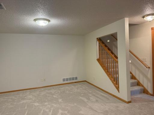 2084 Richway Lane SE, Owatonna, MN 55060