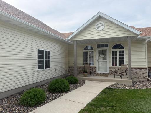 2084 Richway Lane SE, Owatonna, MN 55060