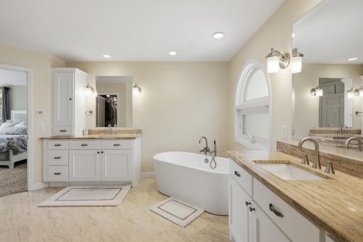 10368 Bluff Road, Eden Prairie, MN 55347