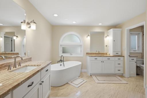 10368 Bluff Road, Eden Prairie, MN 55347