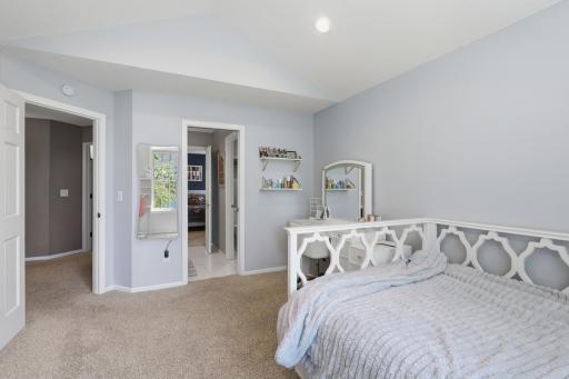 10368 Bluff Road, Eden Prairie, MN 55347