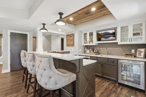 10368 Bluff Road, Eden Prairie, MN 55347