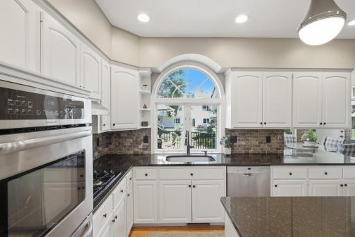 10368 Bluff Road, Eden Prairie, MN 55347