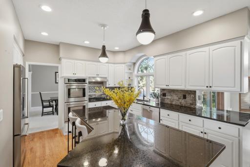 10368 Bluff Road, Eden Prairie, MN 55347