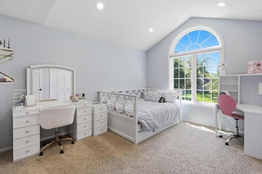 10368 Bluff Road, Eden Prairie, MN 55347