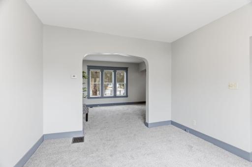 902 Dodd Road, West Saint Paul, MN 55118