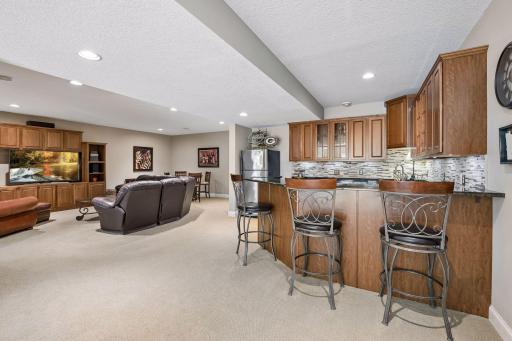 1454 Steeplechase Lane, 18, Eagan, MN 55122