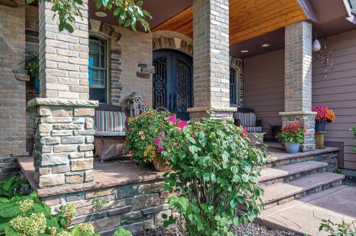 enjoy summer living on the beautiful front porch-so fun to decorate for every holiday