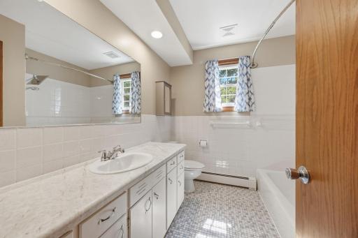 1065 Jorgenson Street SE, Hutchinson, MN 55350