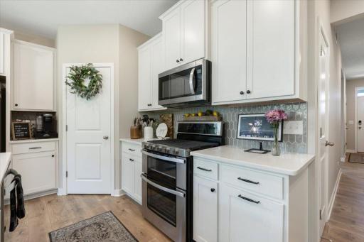 Kitchen w walk-in pantry