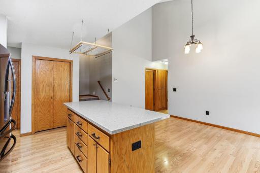 1157 Aston Circle, Burnsville, MN 55337