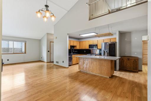 1157 Aston Circle, Burnsville, MN 55337