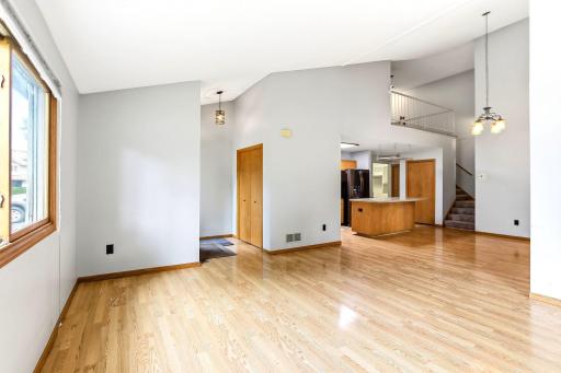 1157 Aston Circle, Burnsville, MN 55337