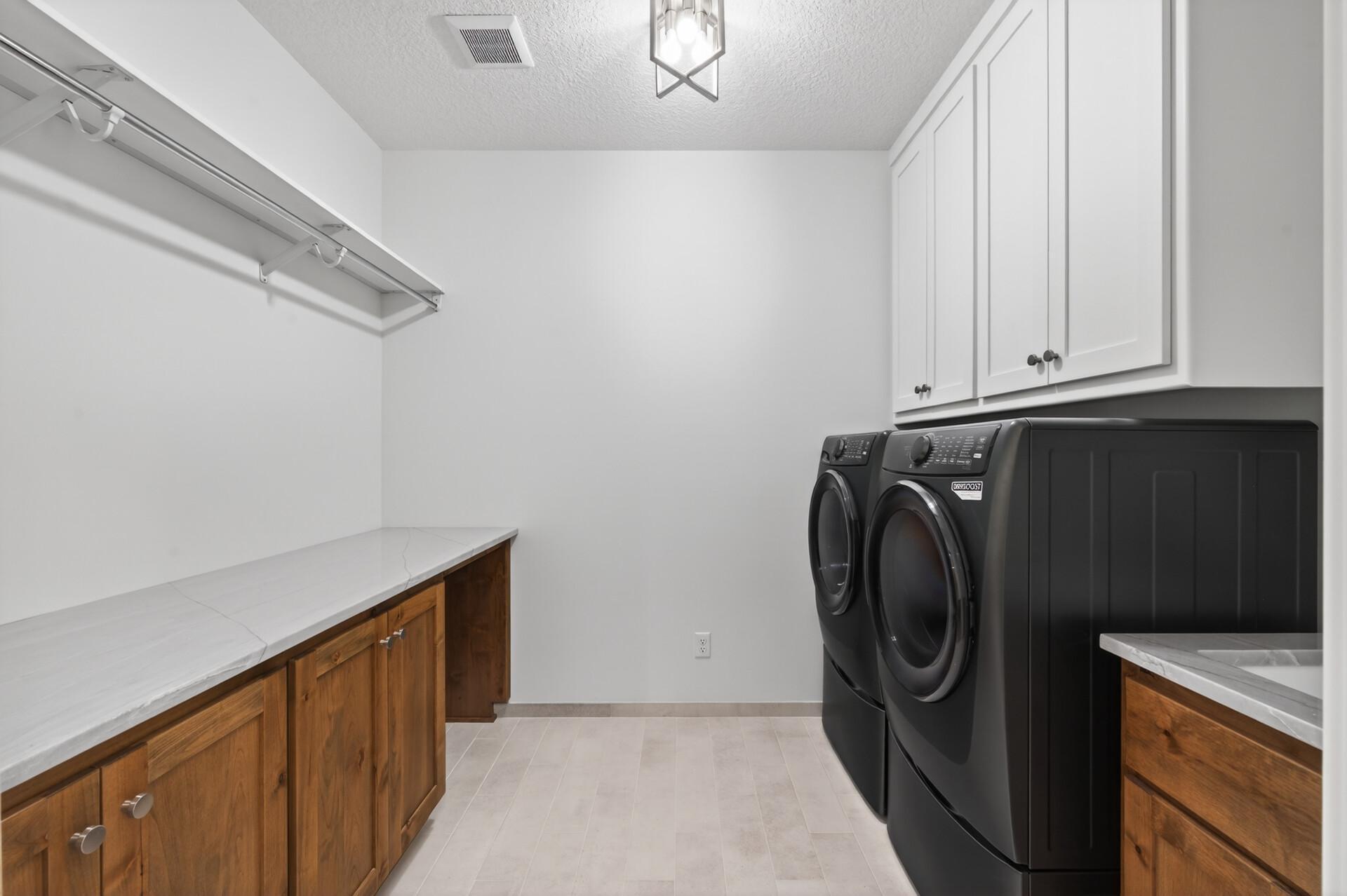 35_12127_Osage_St_NW35_mls.jpg