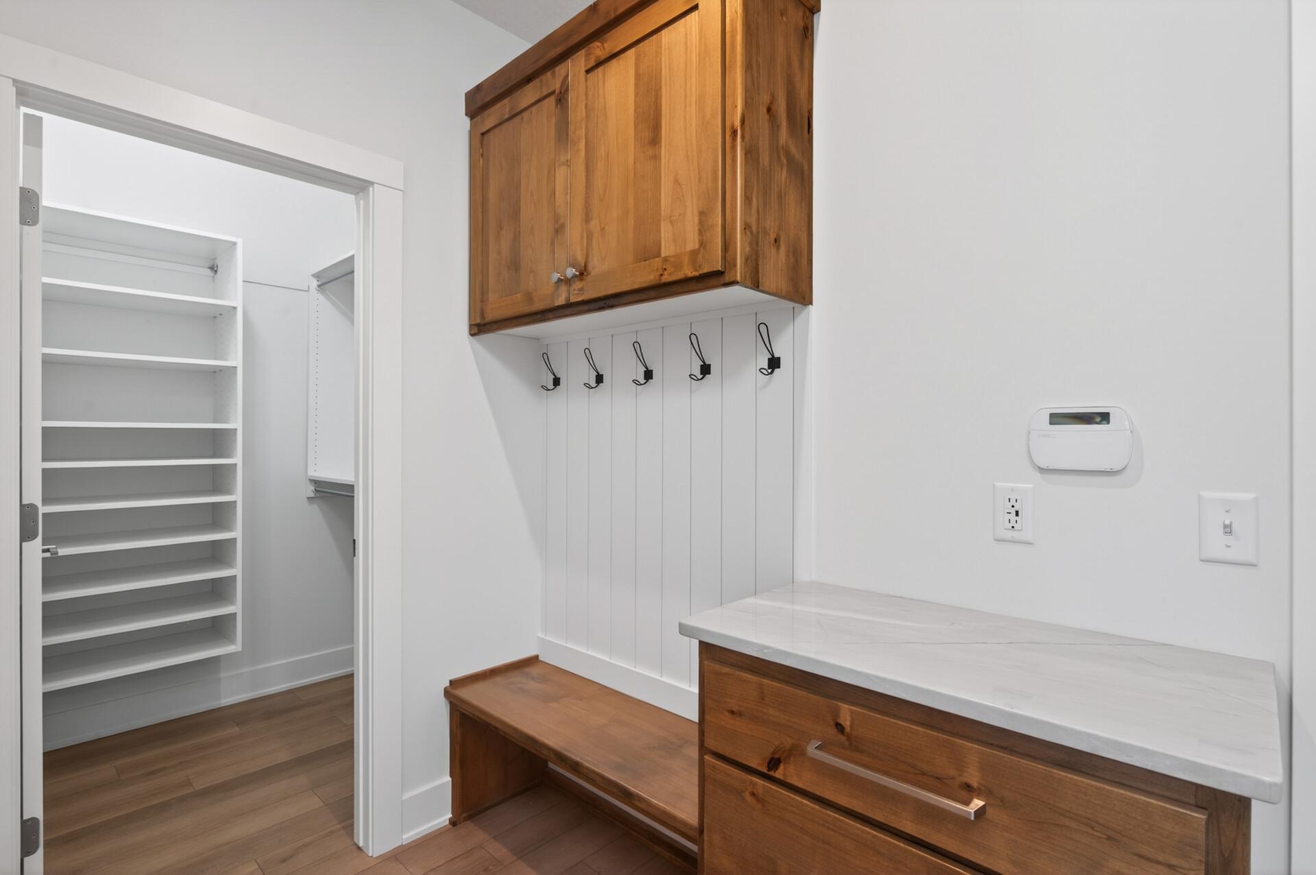 37_12127_Osage_St_NW37_mls.jpg