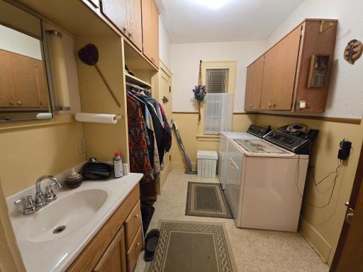 Farm House Main Laundry Mud Room.jpg