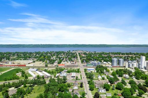 1000 W Lyon Avenue, Lake City, MN 55041