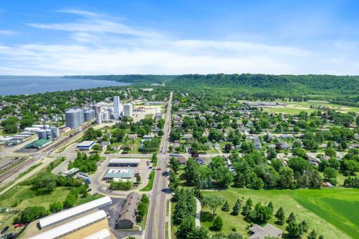 1000 W Lyon Avenue, Lake City, MN 55041